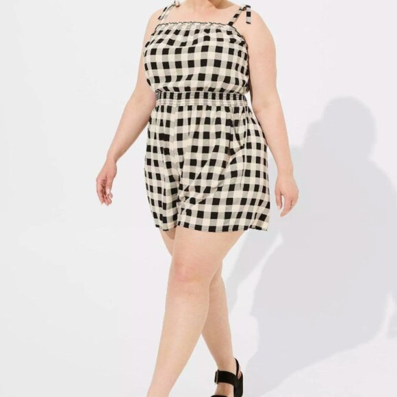 torrid Pants - Torrid Challis Tie Straps Romper - Size 1X Gingham Summer Beach Vacation